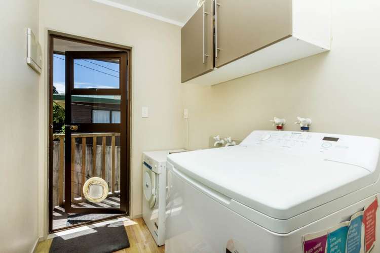 2/706 Beach Road Browns Bay_28