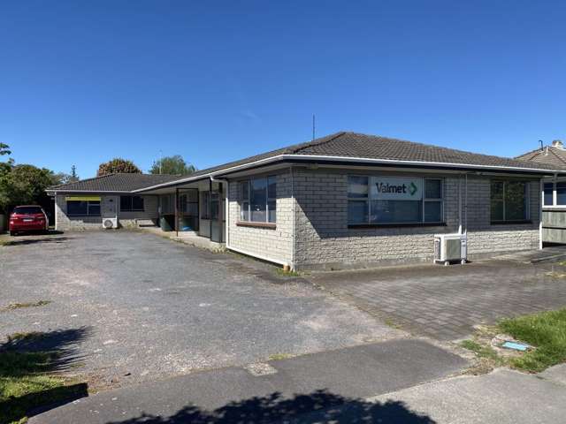 Fringe Offices with Parking