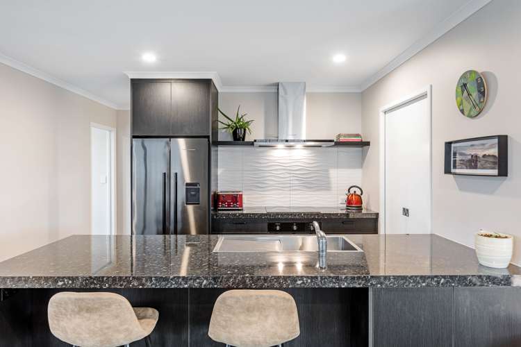 12 Caproni Road Burleigh_15