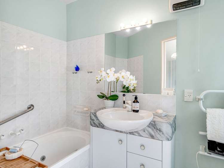 8 Princess Maria Place Massey_11