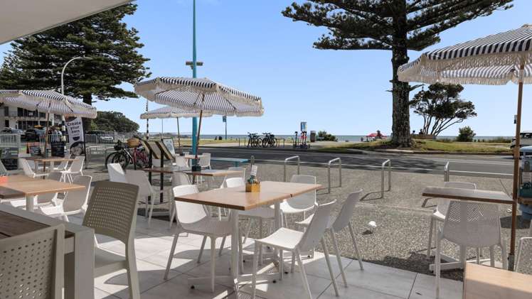 Units 3-4/2 Marine Parade, Tower 1 Mt Maunganui_5