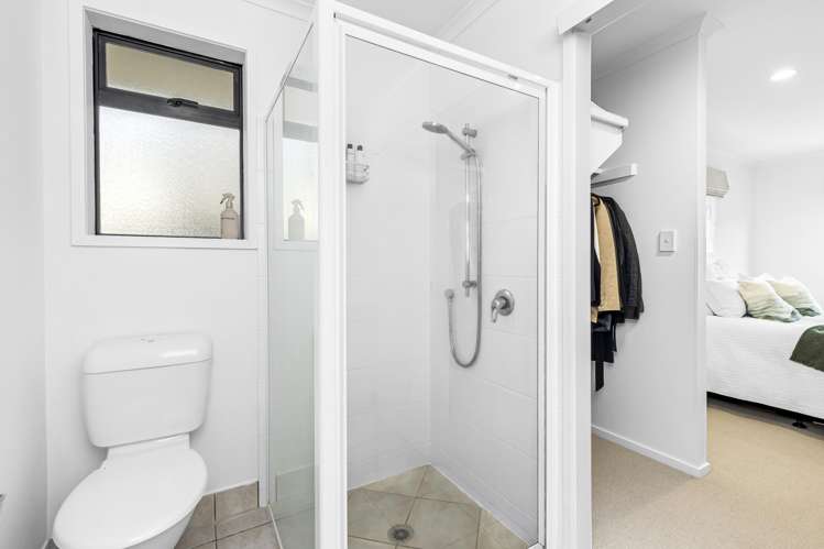 8 Roberta Crescent Orewa_11