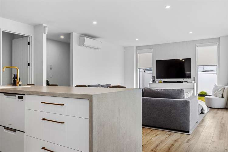 63 Katrine Drive Burwood_9