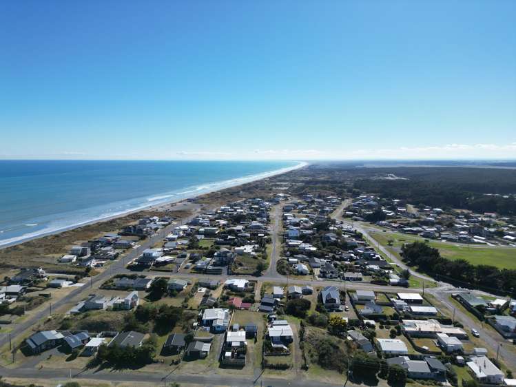 9 Mack Street Foxton Beach_15