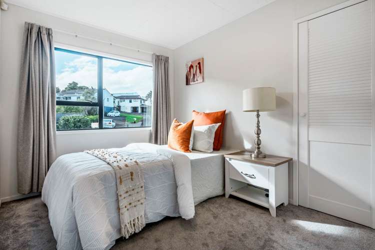 18 Leiden Place Totara Vale_12