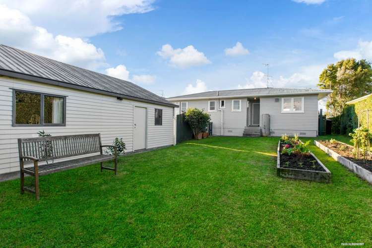 60 Saint Leonards Road Kelston_13