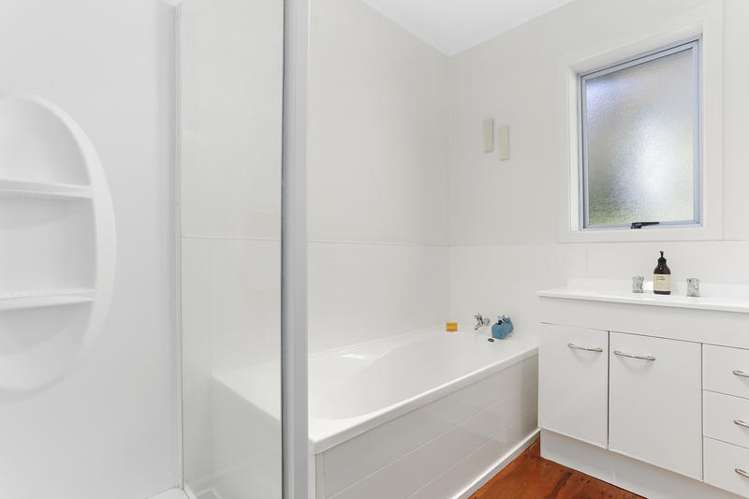 23 Highland Avenue Titirangi_13