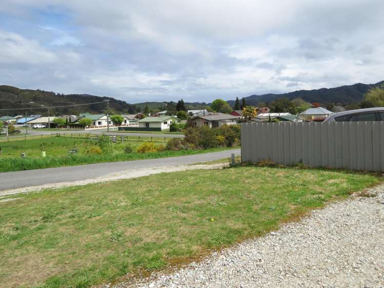 6 Herald Street Reefton_16