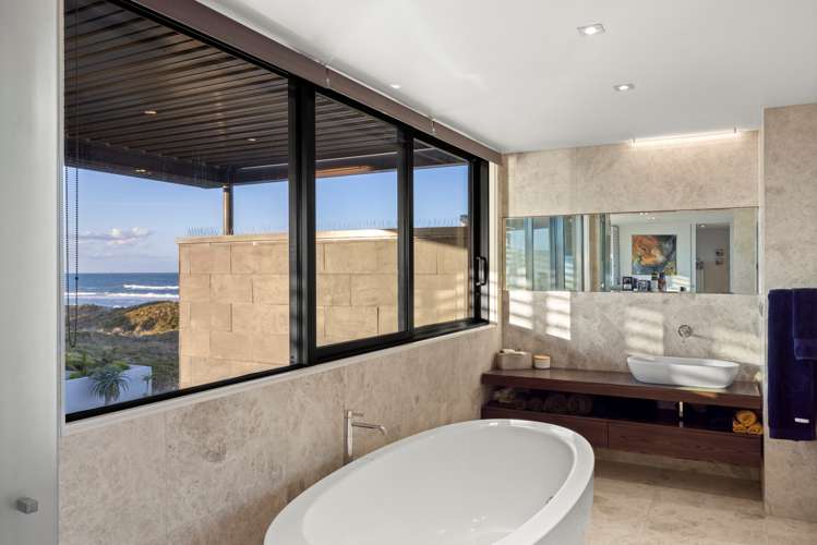 2/415 Oceanbeach Road Mount Maunganui_18