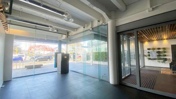 Ground Floor/247 Cameron Road Tauranga Central_5