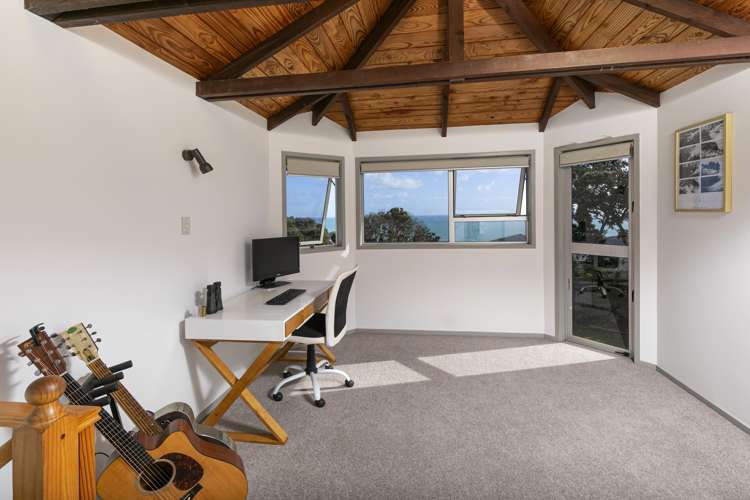 5 Ngatira Road Muriwai_19