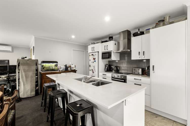 142 Ballintoy Park Drive Welcome Bay_7