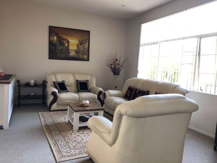 17 Amaretto Avenue Flat Bush_1