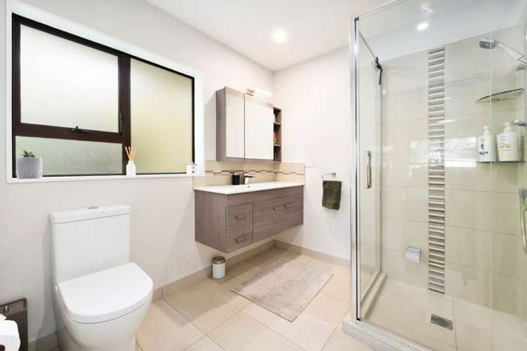 70A Tirimoana Road Te Atatu South_24