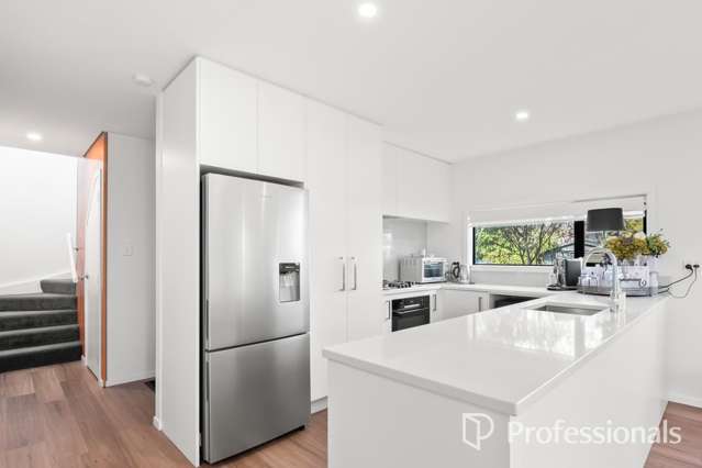 1/51 Kings Crescent Lower Hutt Central_4