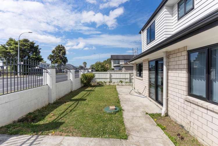 422 Massey Road Mangere East_16