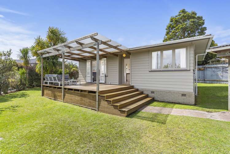 32 Amberley Avenue Te Atatu South_18