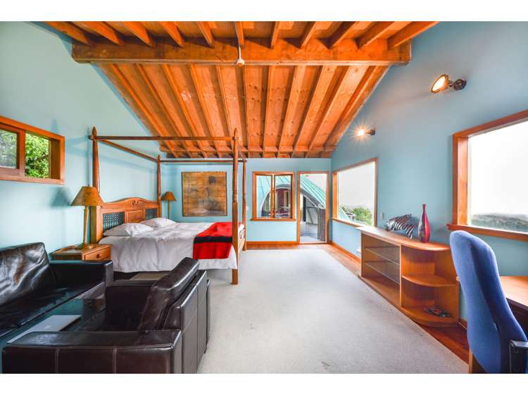 442 Scenic Drive Waiatarua_9