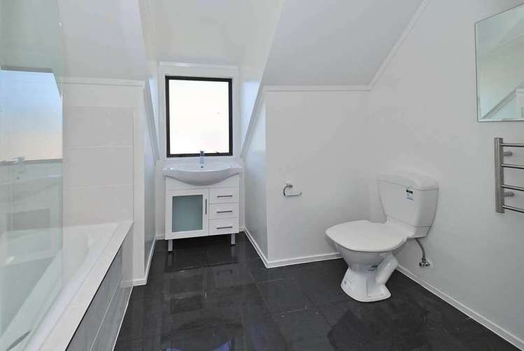 2/277 Porchester Road Takanini_6