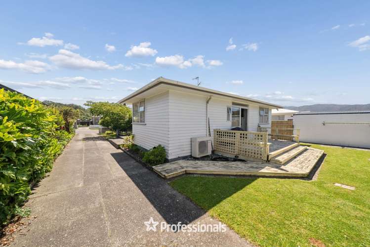 15 Wetherby Grove Wainuiomata_16