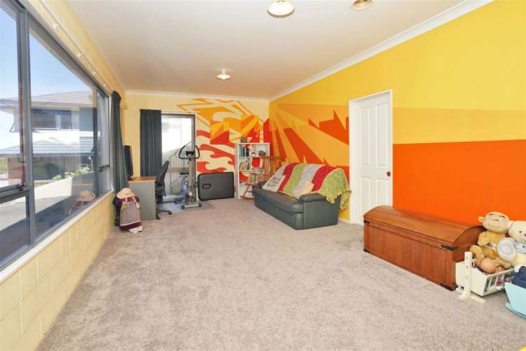 11 Guernsey Place Grandview Heights_20