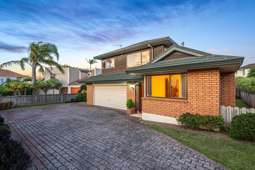 Brick & tile with sea views in Macleans zone