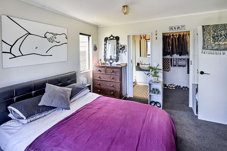 25 Tukanae Street Strathmore Park_5