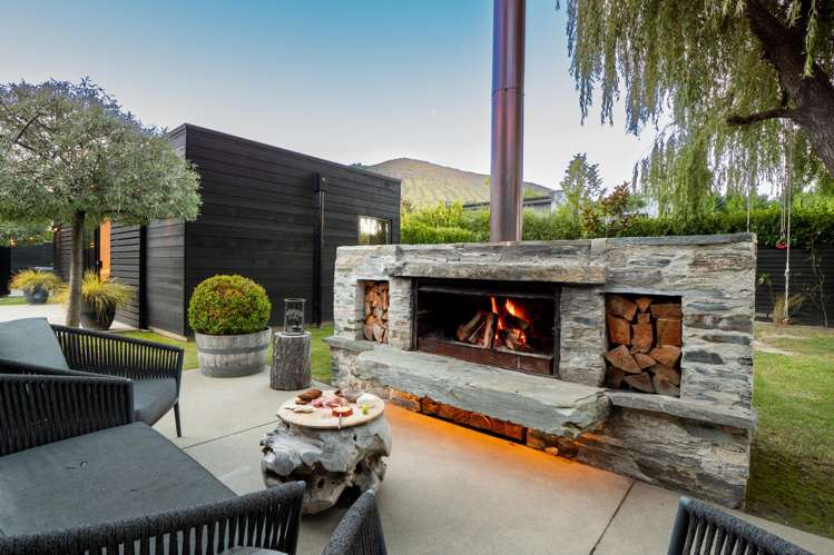 1 Larkins Way Arthurs Point_11