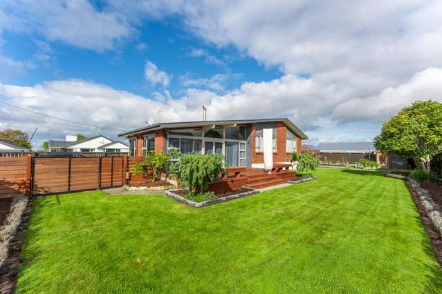 Immaculate style in sought-after Glenwood