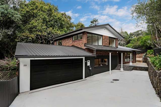 Beautifully Renovated Family Home in Prestigio...