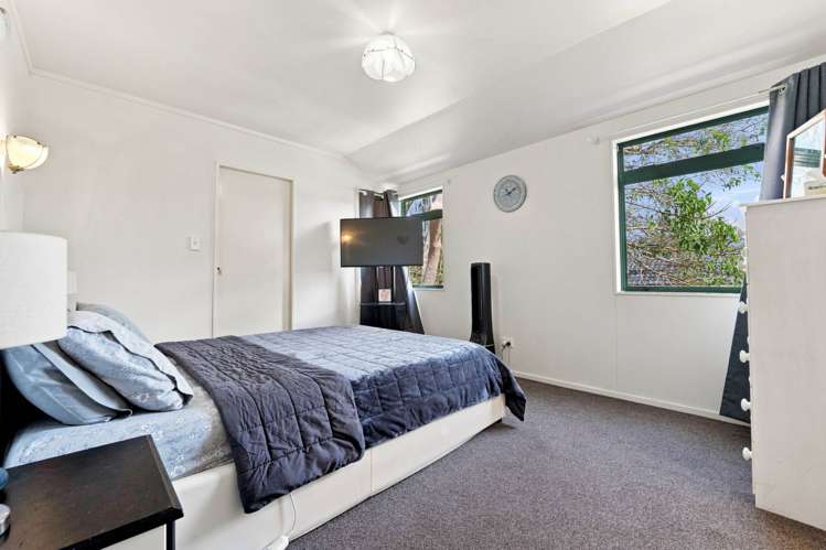 2/243 Main Highway Ellerslie_13