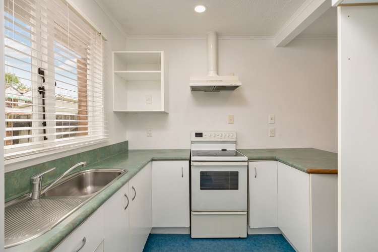 2/107 Portage Road New Lynn_5