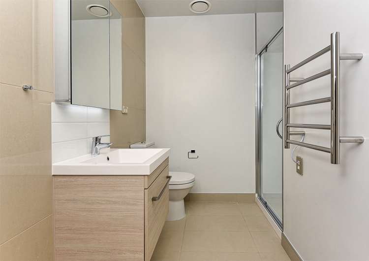 805/75 Victoria Street West 10015_7