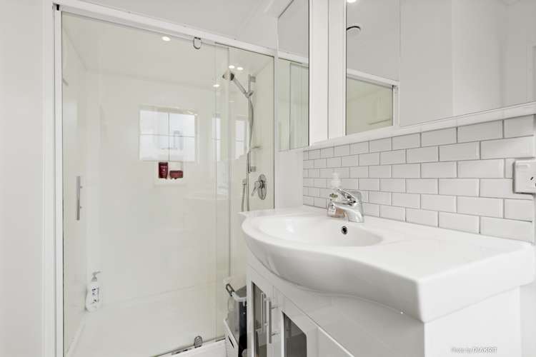 25 Satara Crescent Khandallah_12