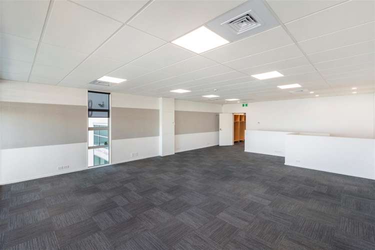 B3/92 Russley Road Russley_12