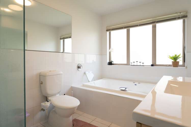8 Neston Grove Churton Park_13