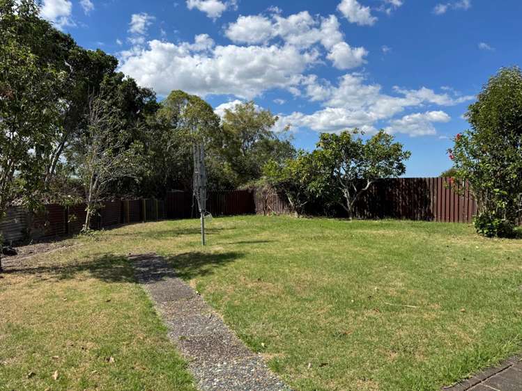 4 Royal Road Massey_1