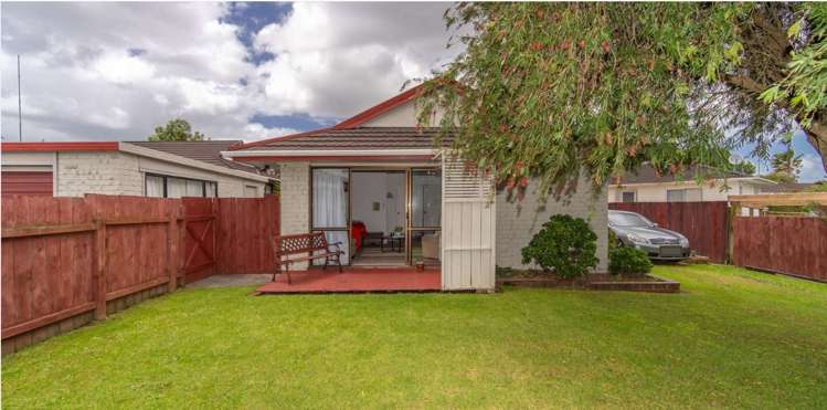 2/4 Tyndrum Place Highland Park_2