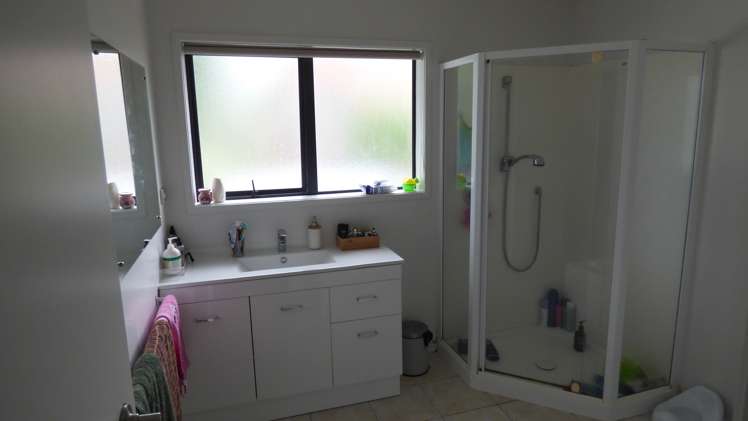 124b Brian Crescent Stanmore Bay_5