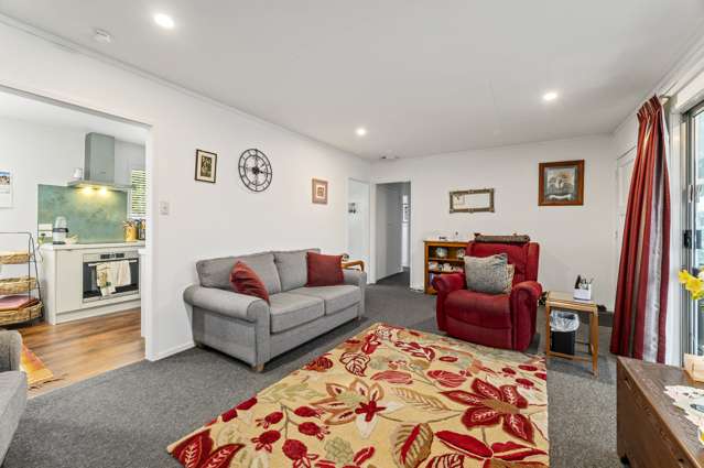 5 Adam Place Mangakakahi_4