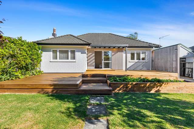 Stunning home in TOP LOCATION!