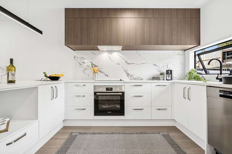 2/14 Freyberg Place Howick_5