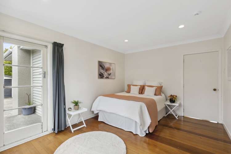 29 Collins Avenue Tawa_10