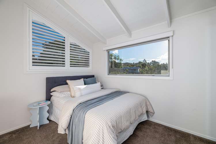 22 Woodfern Crescent Titirangi_28