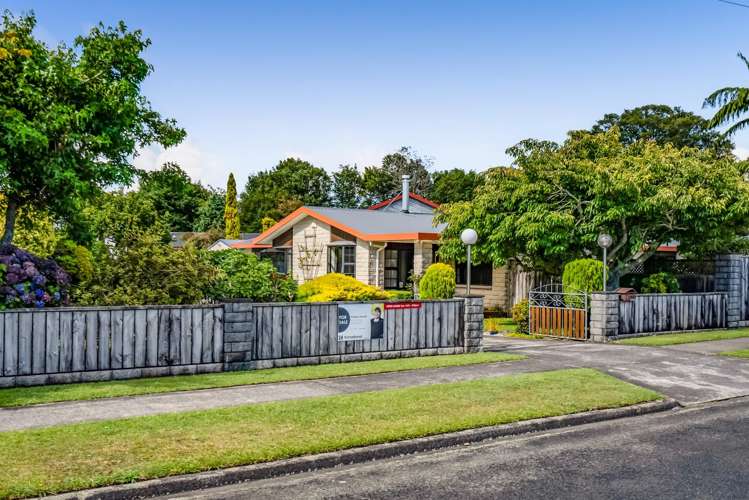 37 Pembroke Road East Stratford_55