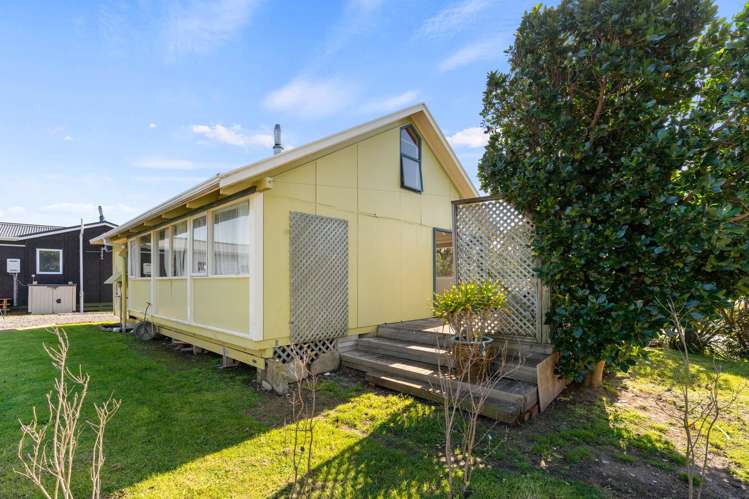 27 Guthrie Crescent Castlepoint_13