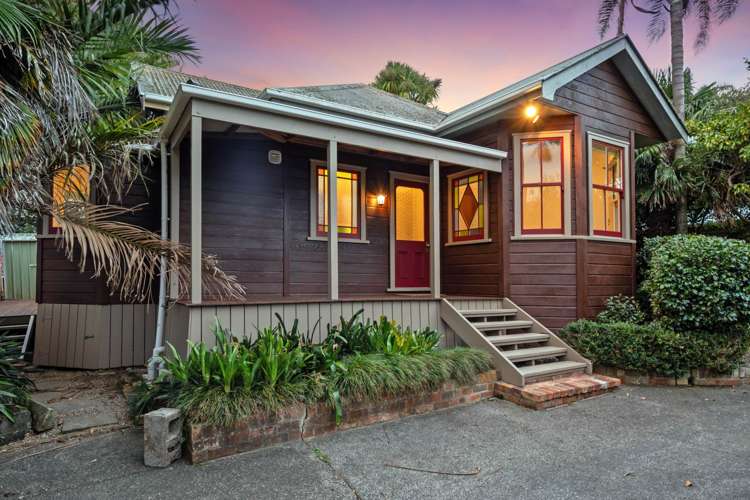 2/16 Hastings Parade Devonport_1