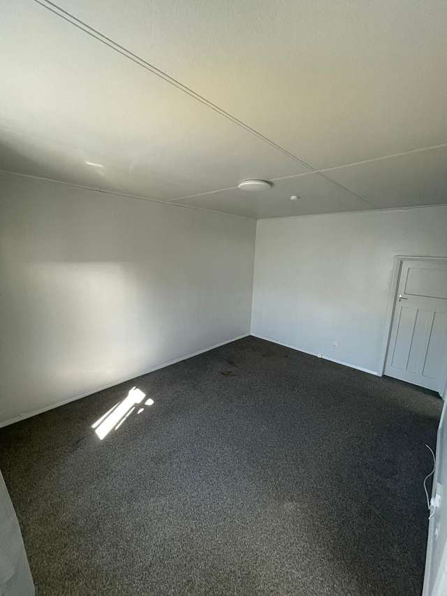 2/160A Denbigh Street Feilding_3