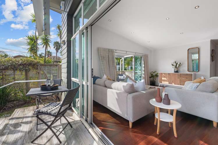 2/2 Salem Place Torbay_8