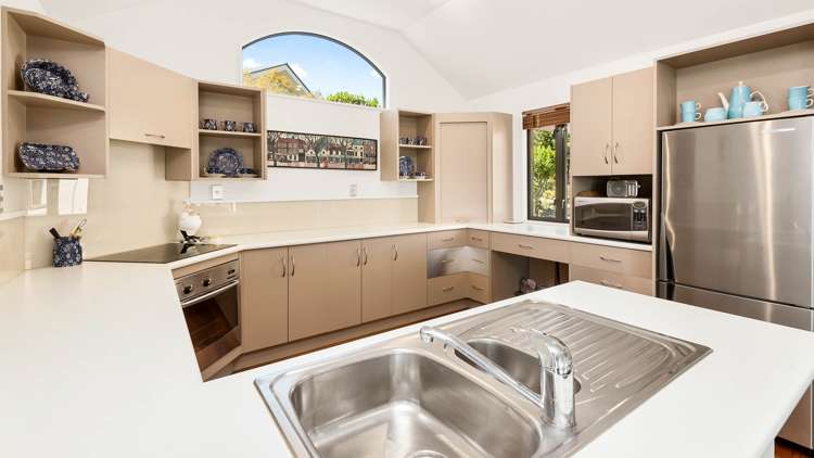 8 Garland Terrace Kelvin Heights_12